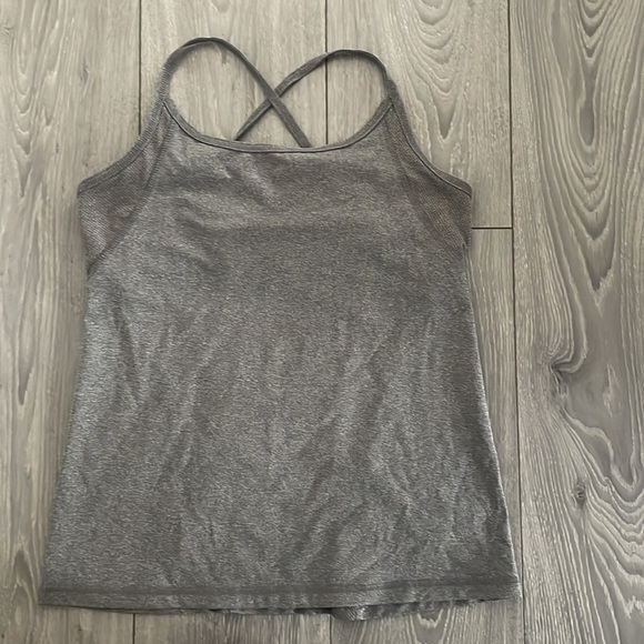 Joe Fresh Women’s Sports tank bundle - Picture 9 of 11